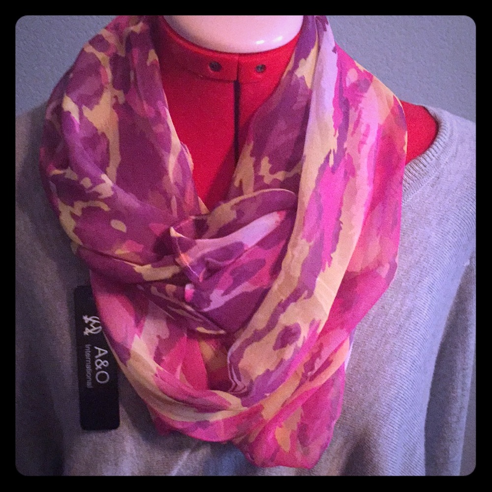 NWT Chiffon Infinity Scarf in Lavender/Pink/Yellow